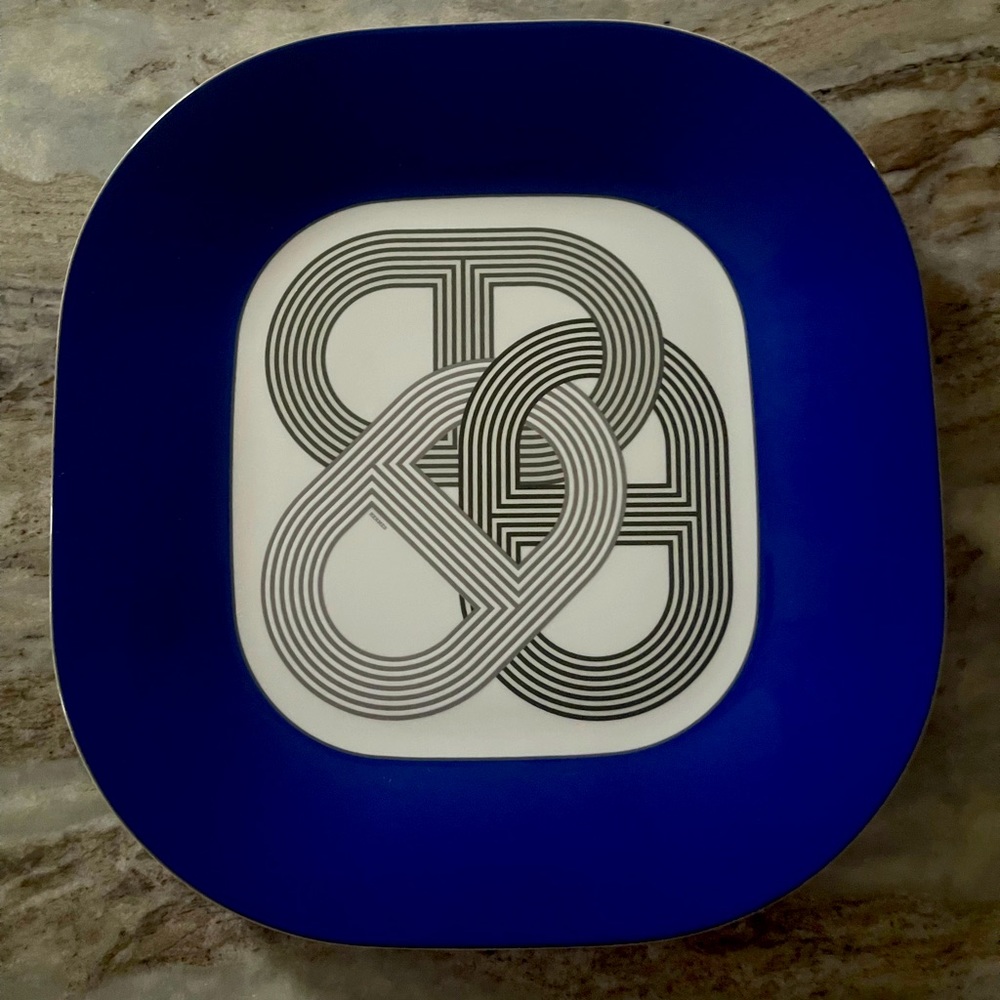 Hermes brand new Dinner Plate - Picture 3 of 6